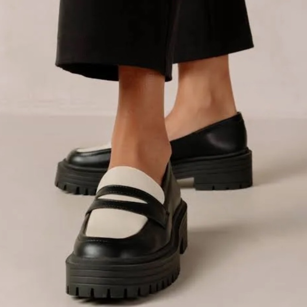 DONATING 4/21 | Authentic Svegan Chic Black & White Lug Loafers 40 EU